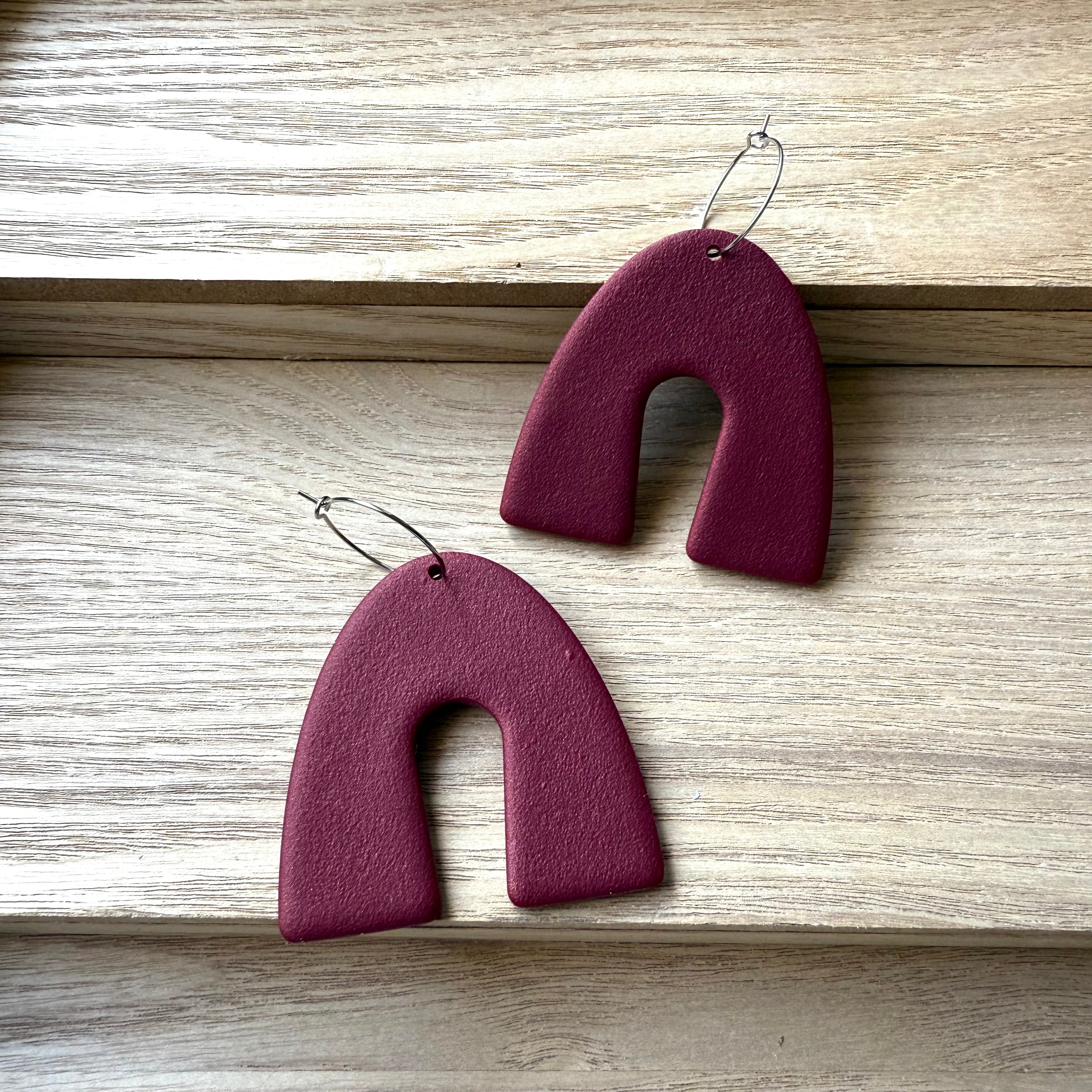 Dangle Arch // Large // Merlot