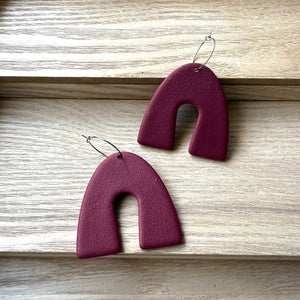 Dangle Arch // Large // Merlot